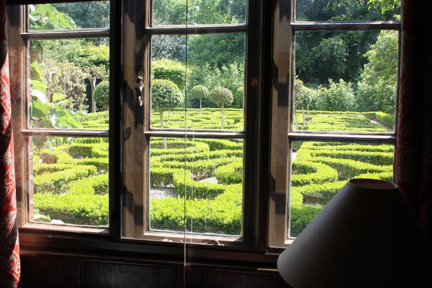  Moseley Old Hall NT 